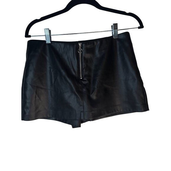 2/$30 ZARA Medium Faux Leather Black Skort - Picture 1 of 9